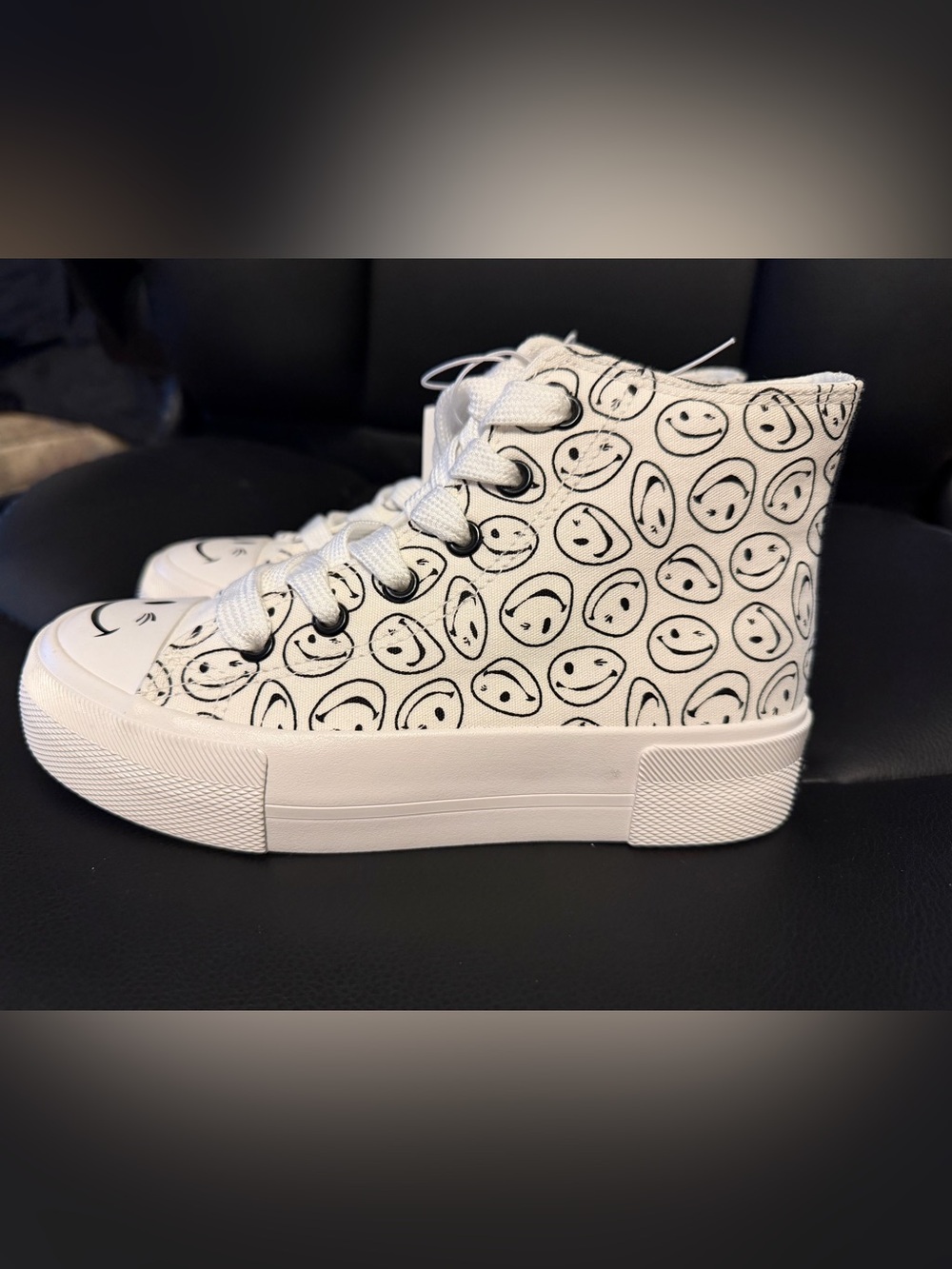 Kids White Smiley Canvas High-Top Sneakers size 2 junior